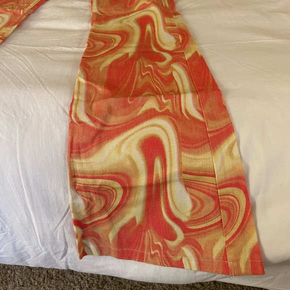 Edikted Groovy Fun Flare Jean/pants in size XS! Will fit a 0/2/4 or 23/24/25!! - Picture 4 of 4